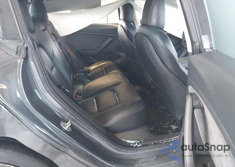 2021 Tesla Model 3 Performance Dual Motor All-Wheel Drive z USA, uszkodzony, nr VIN 5YJ3E1EC4MF025028